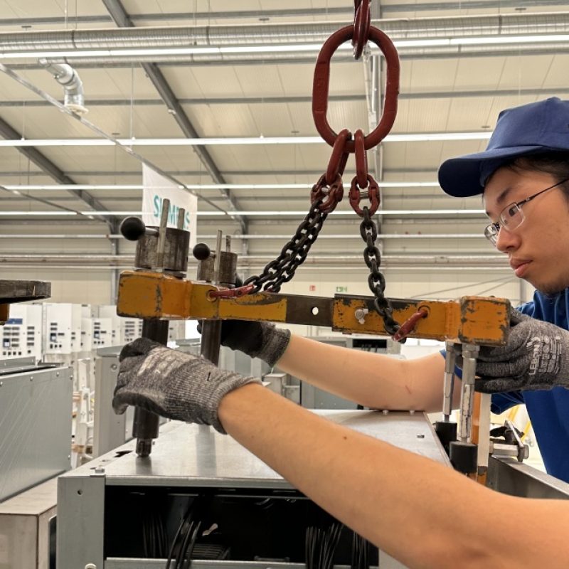 Bernard Widjaja_MT_Siemens AG_Detaching the Low Voltage Compartment